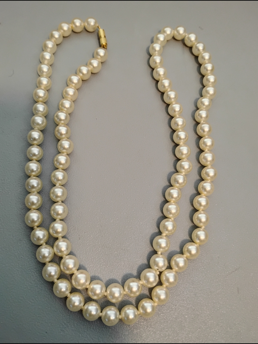 Vintage Glass Pearl Bead Necklace Gold Tone Barell Clasp 30 Inch